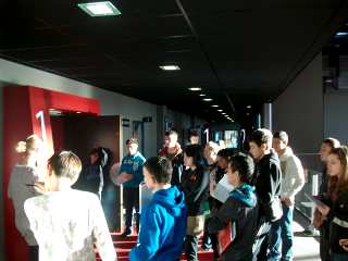 Devant la salle 1